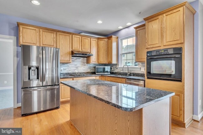 Building Photo - 24340 Broad Creek Dr