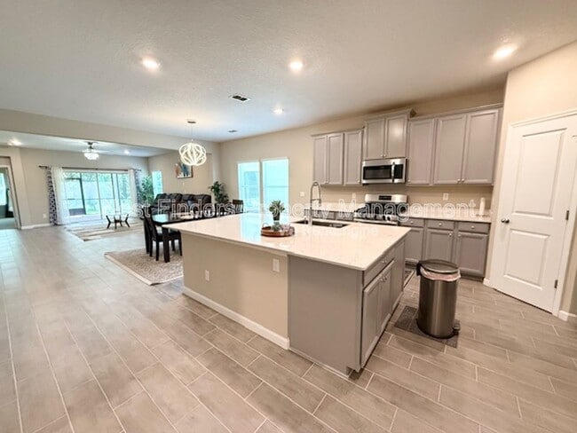 Building Photo - 619 Brown Bear Run