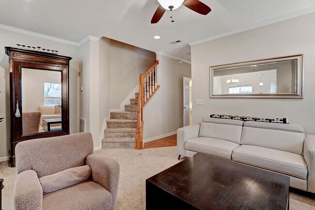 Foto del edificio - Beautiful  3 bedroom Townhome Living in Apex, NC