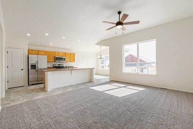 Foto del edificio - 4 Bed / 3 Bath Home in Greeley – Spacious and Inviting!