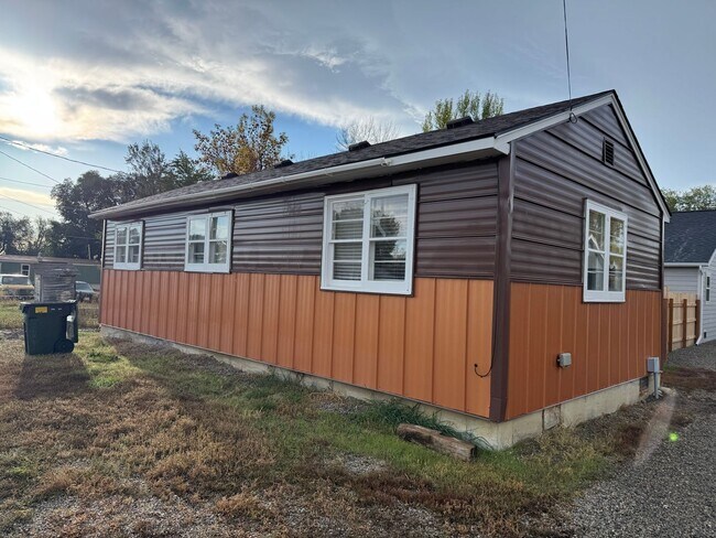 Foto del edificio - 2 bed 1 bath house.