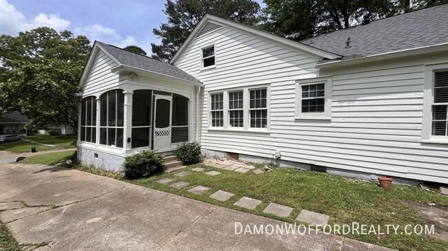 Foto del edificio - 4060 Pine Hill Dr