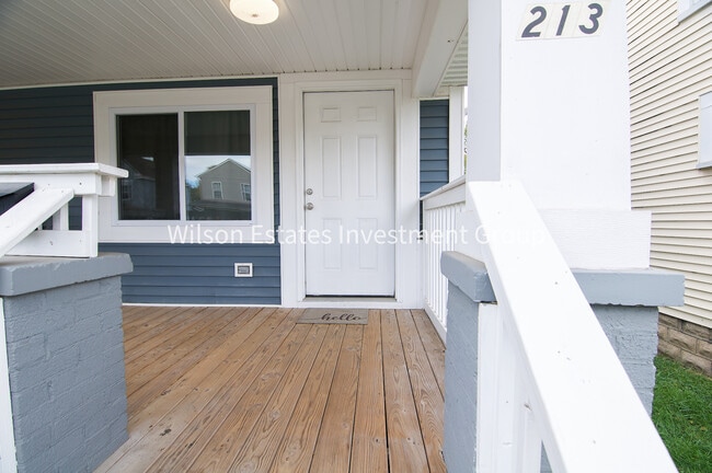 Building Photo - 213 Midland Ave