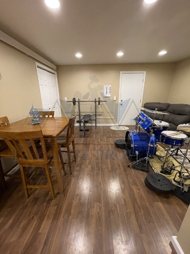 Building Photo - Basement 1 Bedroom Apartment