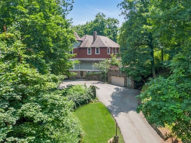 Photo - 65 Rockledge Dr House