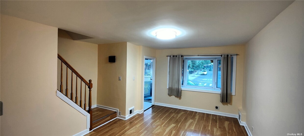 Foto principal - 151-27-151-12 12th Ave