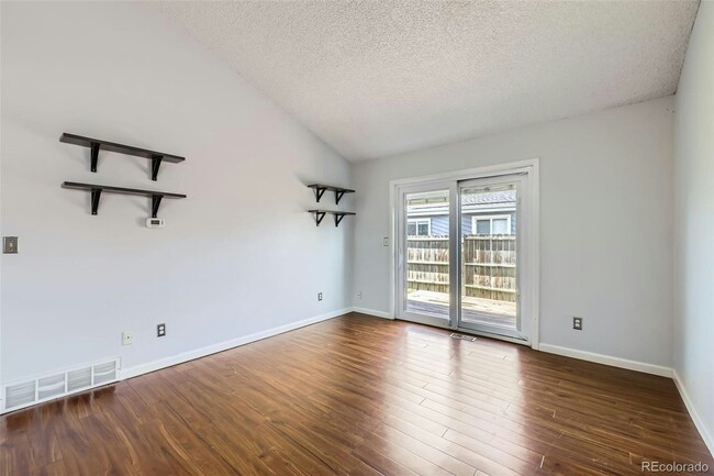 Foto del edificio - 608 Pheasant View Dr