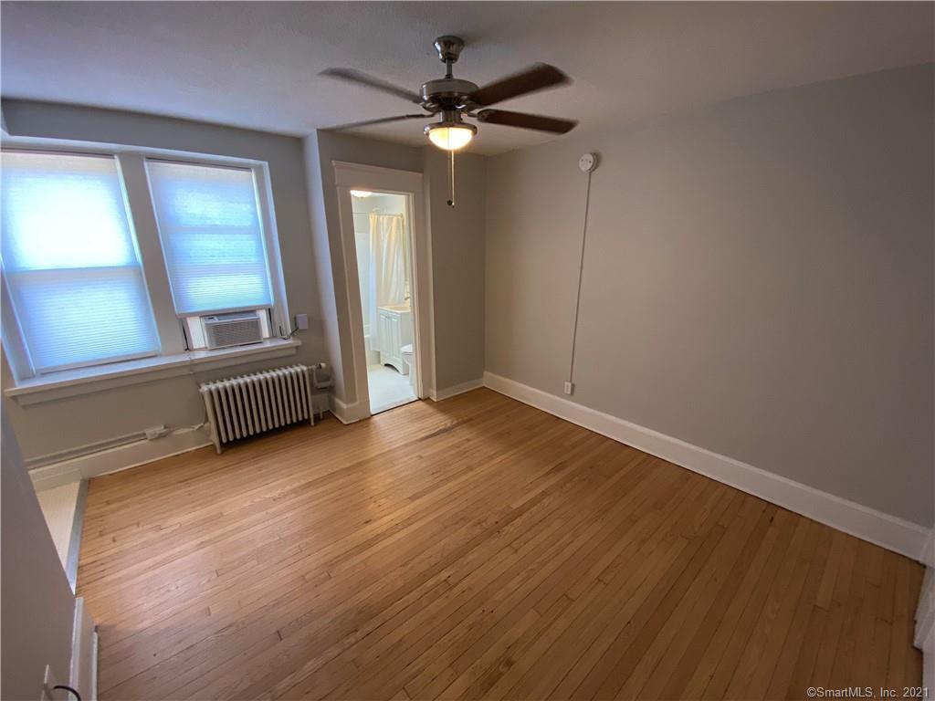 Primary Photo - 100 Howe St