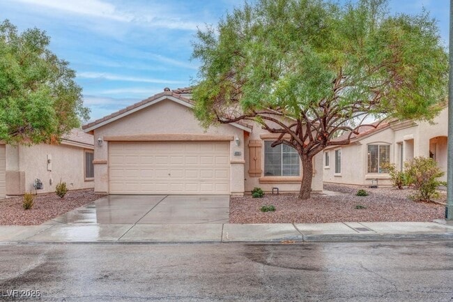 Foto del edificio - 4899 Lunetto Ave