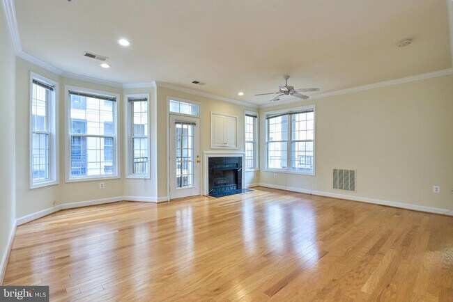 Building Photo - 1321 N Adams Ct