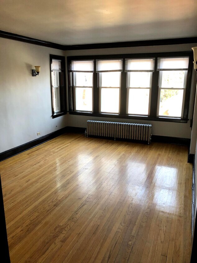 Primary Photo - 4161 W Cornelia Ave