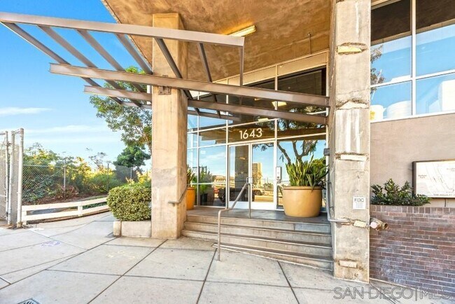 Foto del edificio - 1643 6th Ave