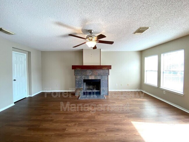 Foto del edificio - 2510 Village Pkwy