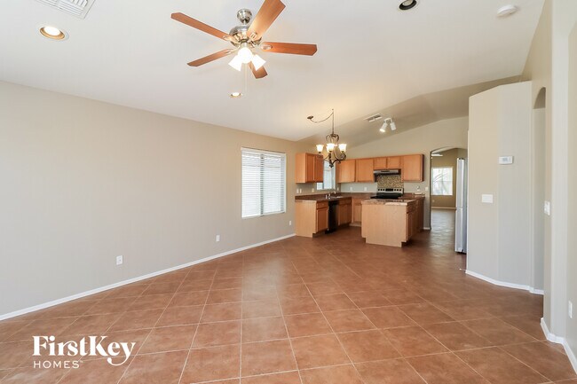 Foto del edificio - 4936 W Glass Ln