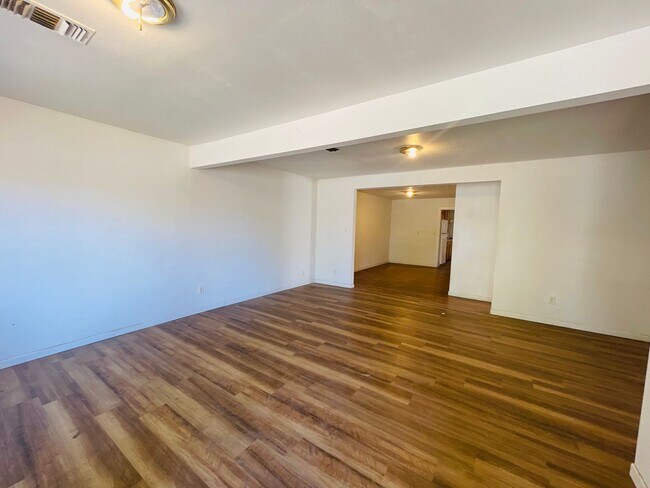 Foto del edificio - 709 S Avenue B