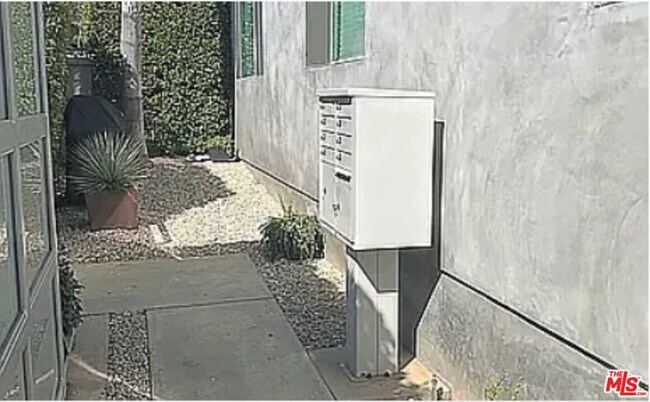 Foto del edificio - 866 Hilldale Ave