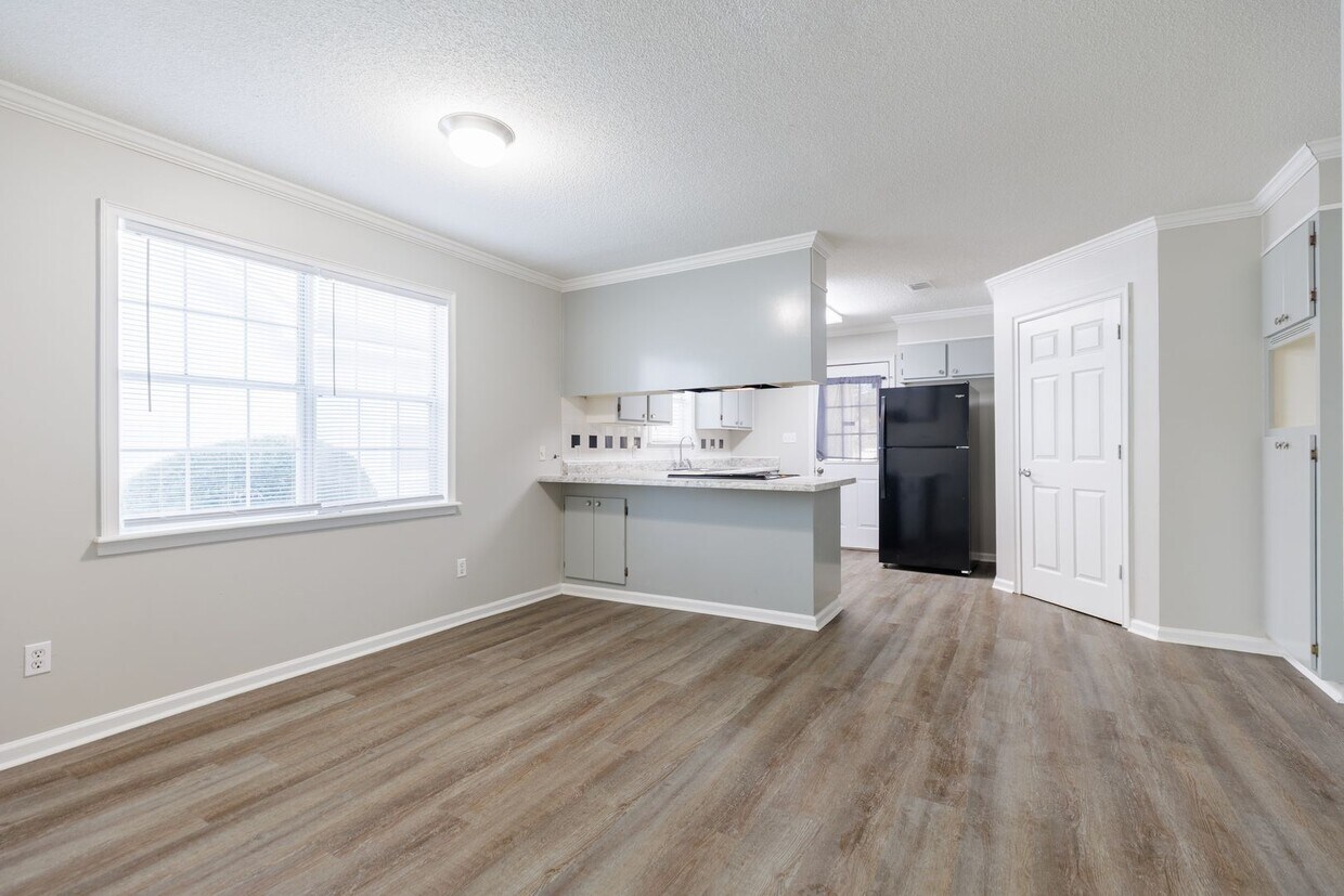 Primary Photo - 3 Bedroom/2 Bath Home in Remerton