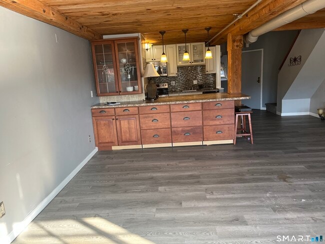 Foto del edificio - 68 Thermos Ave