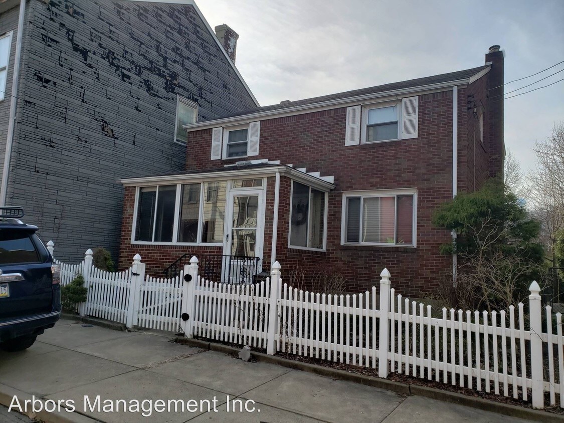 4 br, 2.5 bath House 3820 Howley Street House for Rent in