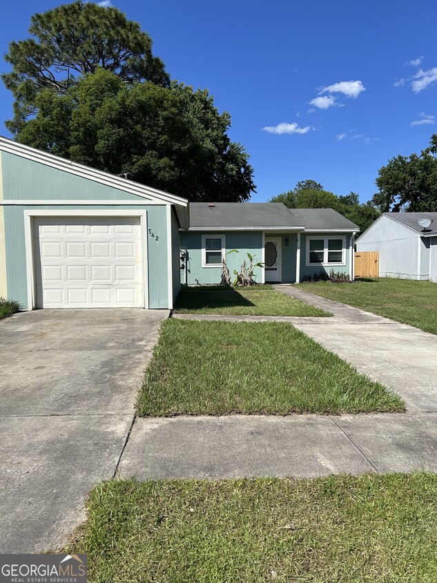 Foto principal - 542 Chateau Cir