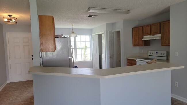Building Photo - Nice 4/2 Home In Palm Coast