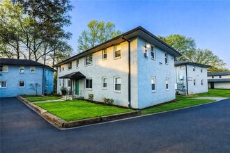 Building Photo - 2825 Belvedere Ln