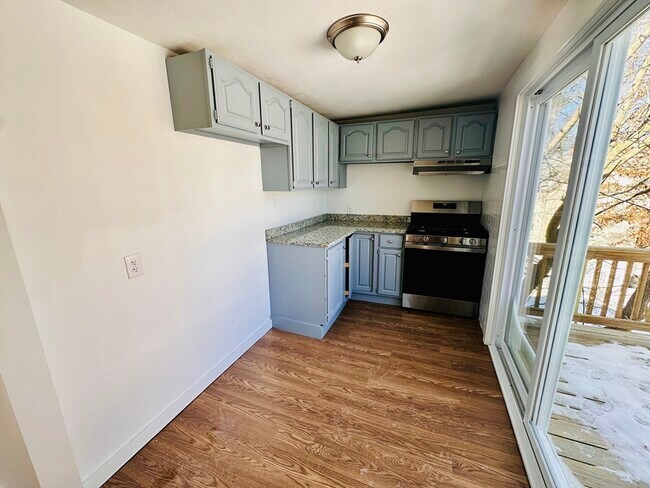 Foto del edificio - 12 Thorndike St