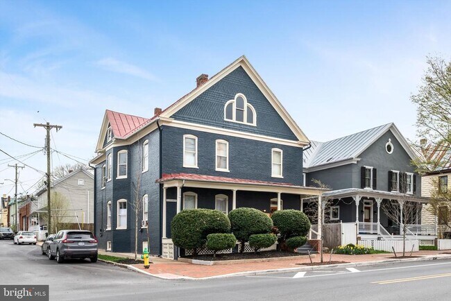 Foto del edificio - 402 S Loudoun St