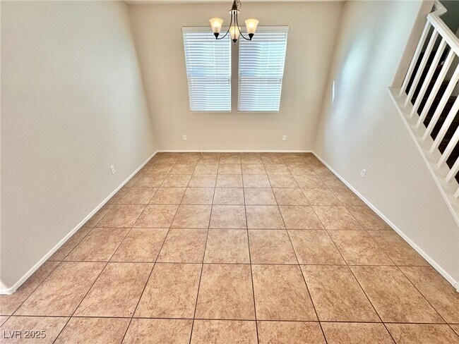 Building Photo - 9413 Sweetwood Ave