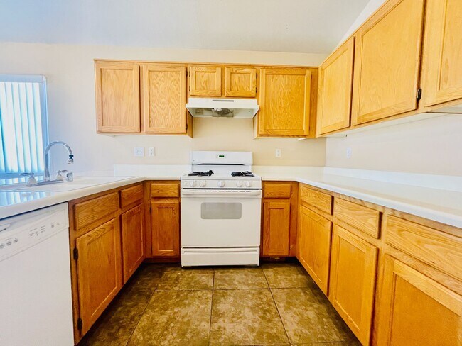 Building Photo - Remodeled 3 Bd, 2 2 Bth, Single-Story Home...