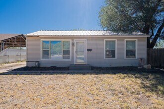 Building Photo - 2349 Highland Ave