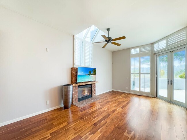 Foto del edificio - Stunning 3B/3BA House in Del Mar!