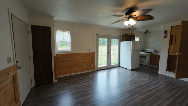 Foto del edificio - 4540 Lake Pleasant Rd S