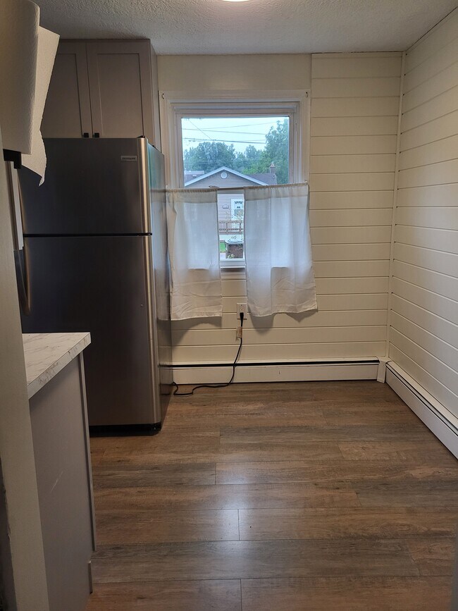 comedor - 1135 Ralph St