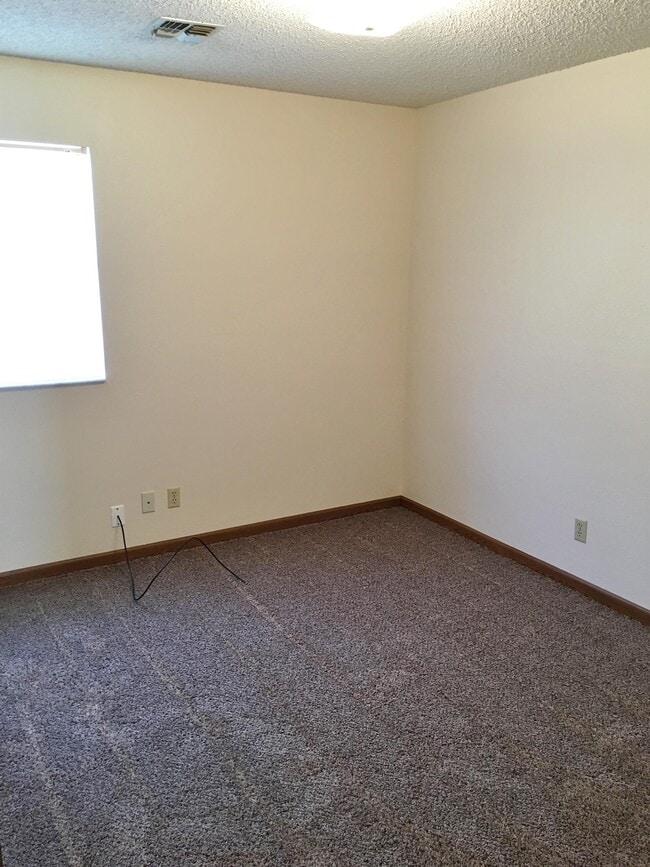Building Photo - 1306 Cherry Pl