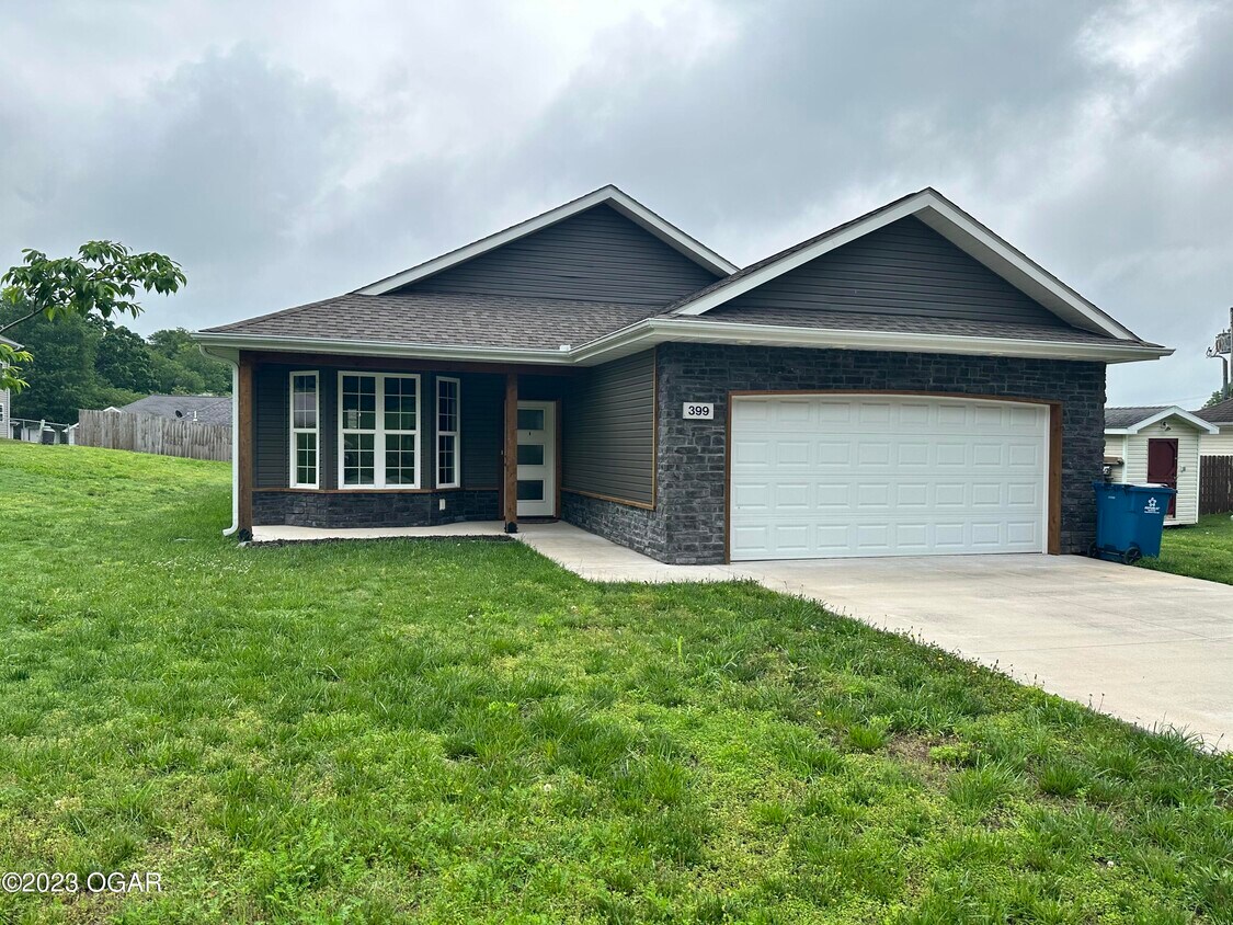 399 Ravenwood Cir, Neosho, MO 64850 Condo for Rent in Neosho, MO