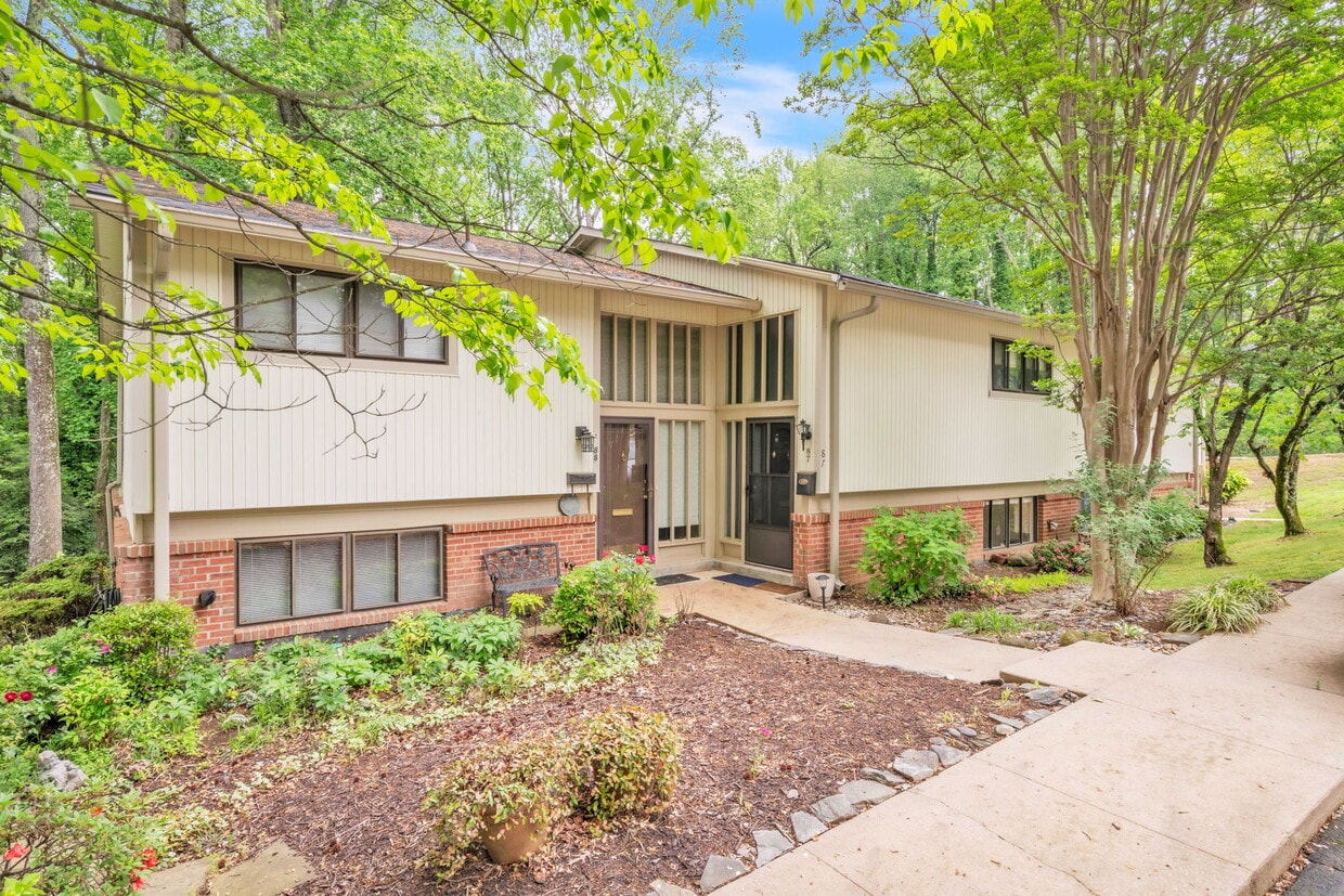 Primary Photo - 87 Briarview Cir