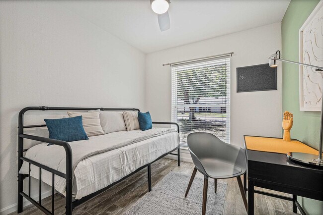 Building Photo - 5909 Cherry Loop