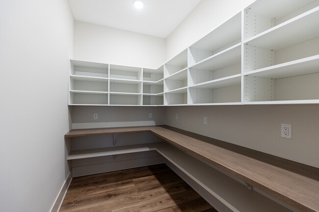 Building Photo - 871 Rosemary Gdns