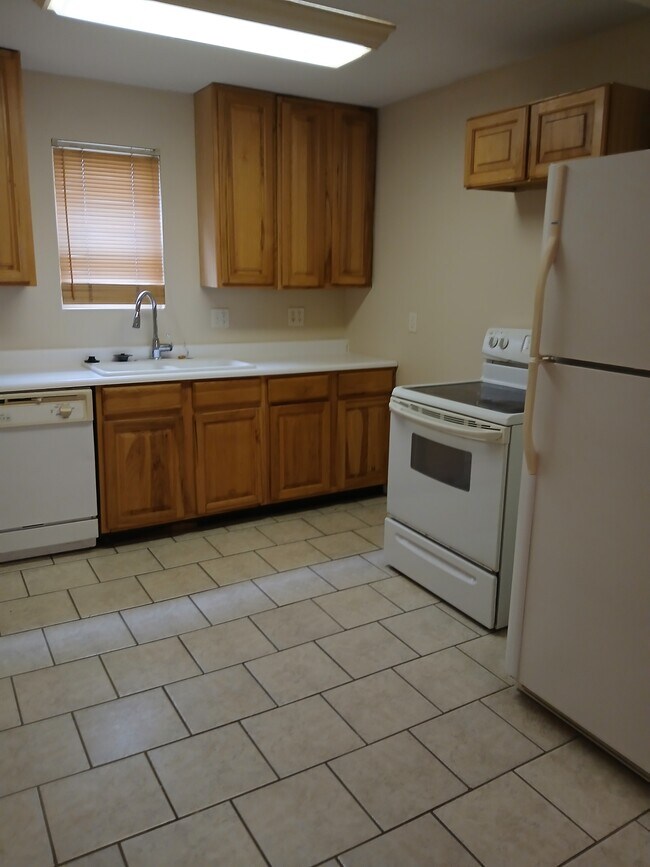 Foto del edificio - 319 E Mill St