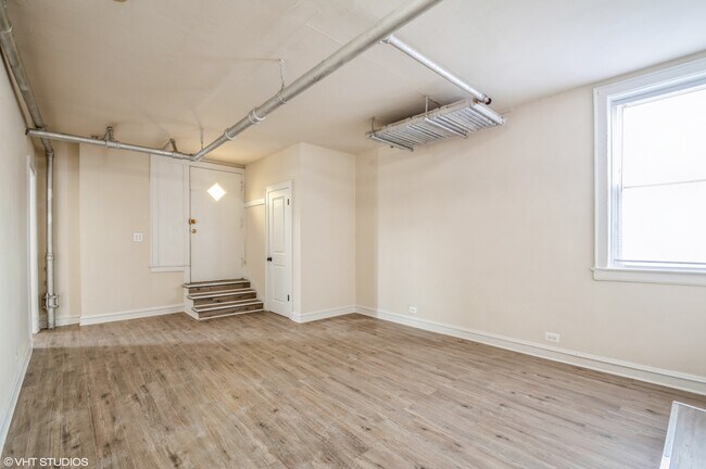 Foto del edificio - 5419 W Montrose Ave
