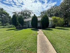 Building Photo - 1210 Live Oak Ave