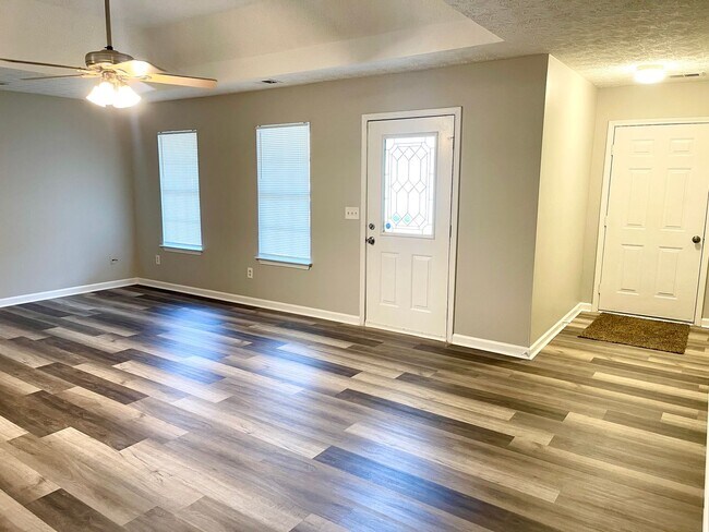 Foto del edificio - Welcome to your new home in Covington, GA!...