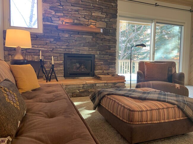 Building Photo - 2662 Ridge Ln