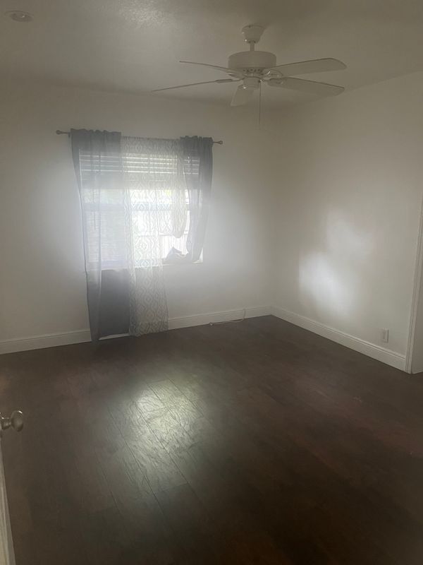 Foto del edificio - 600 NW 16th St