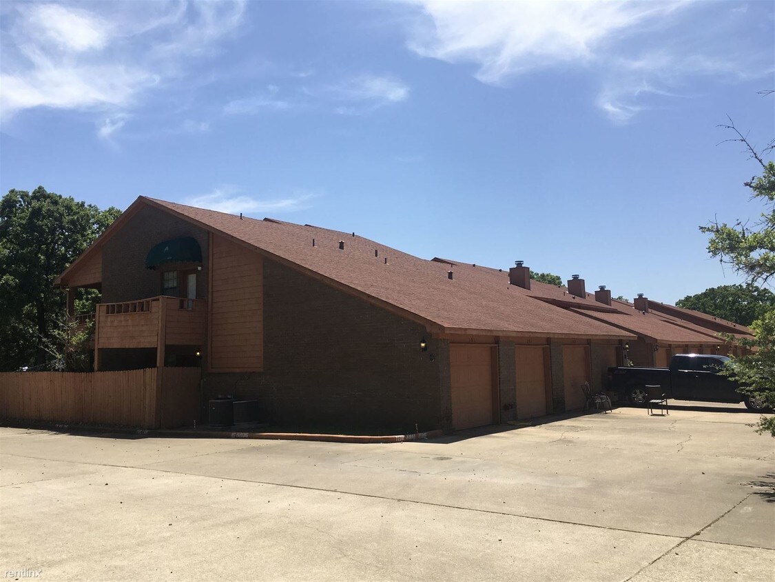 Foto principal - 1 br, 1.5 bath Condo - Oaks of Villa Maria...