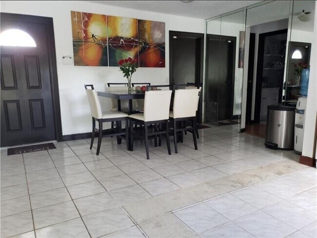 Foto del edificio - 12041 NW 33rd St