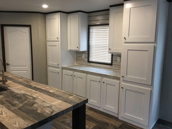 Building Photo - 9277 Texoma Park Rd