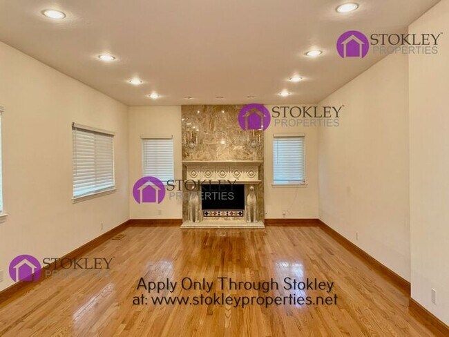 Foto del edificio - Stokley Properties Presents 74 Kings Oak P...
