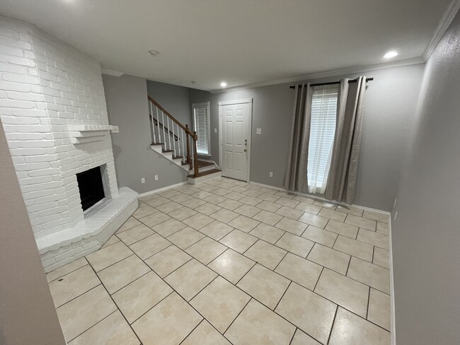 Foto del edificio - The Gardens Condos